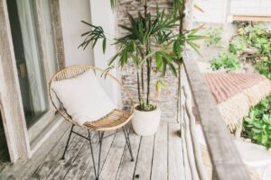 Lire la suite à propos de l’article Transformez votre terrasse en bois en un havre de détente avec nos astuces et inspirations
