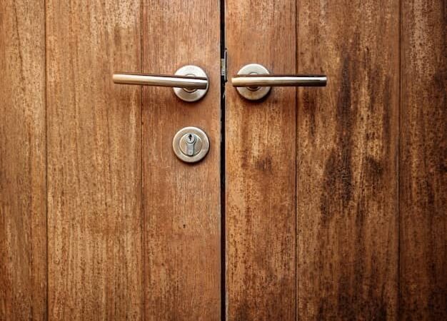 Comment ouvrir une porte claquée sans clé ?