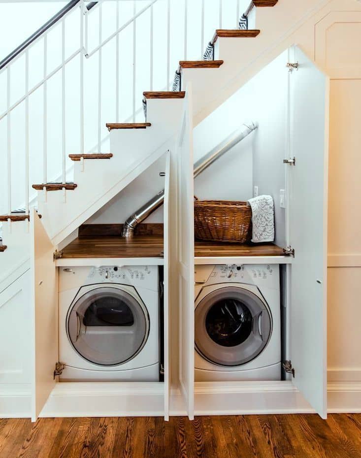 aménagement sous escaliers buanderie machine à laver et sèche linge sous escalier idées