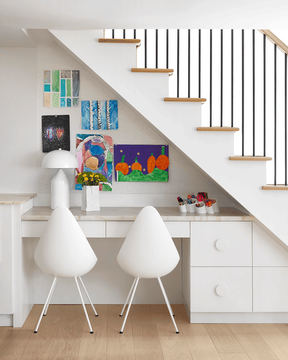 aménagement sous escaliers bureau double deux bureaux sous escalier rangement design