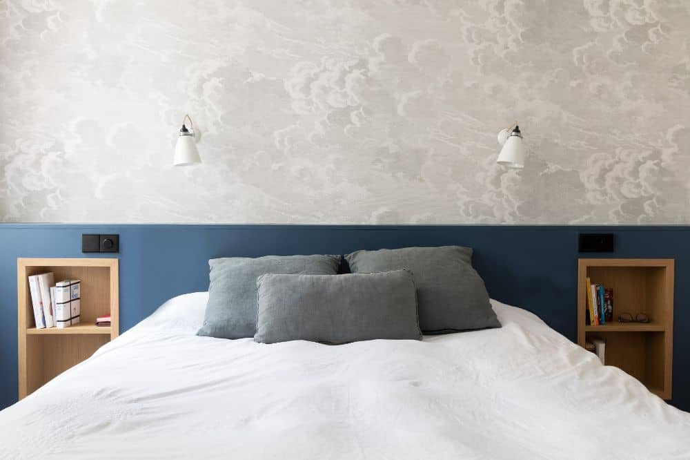 tête de lit papier peint et peinture chambre parentale idée déco