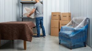 Lire la suite à propos de l’article Stockage longue durée : comment protéger correctement vos meubles et objets sensibles dans un garde-meuble ?