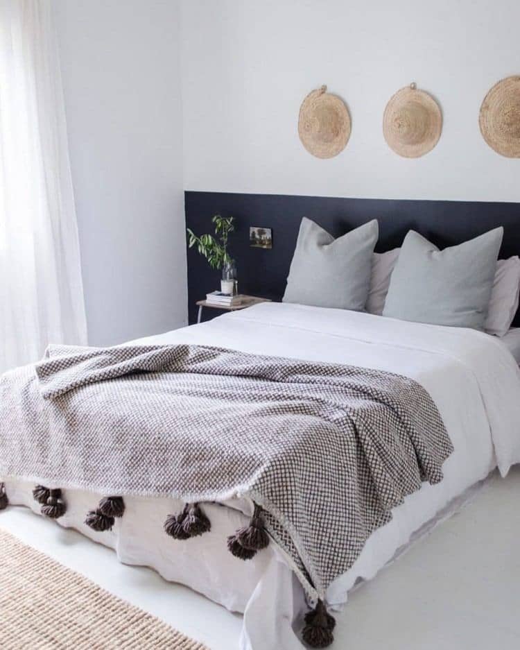 tête de lit peinture carré rectangle bleu chambre parentale tendance originale design