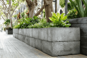 Lire la suite à propos de l’article Comment fabriquer une jardinière en parpaing ?