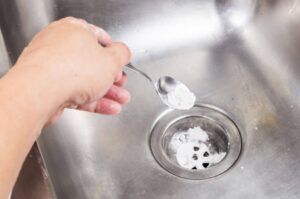 Lire la suite à propos de l’article Astuces pour déboucher vos canalisations naturellement