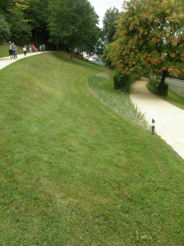 Terrain en pente que faire : construire une maison sur un terrain en pente