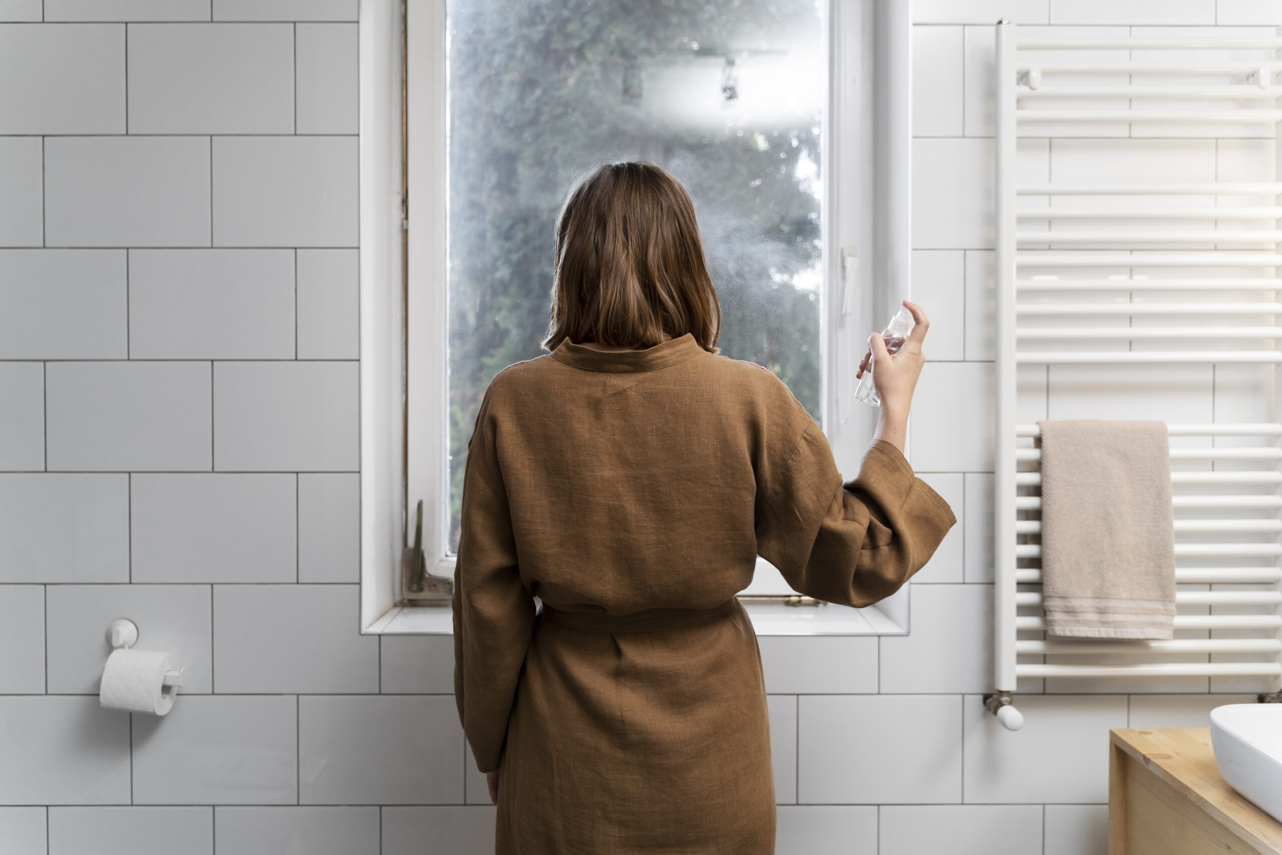 You are currently viewing Solution humidité salle de bain : 8 techniques efficaces pour un air sain