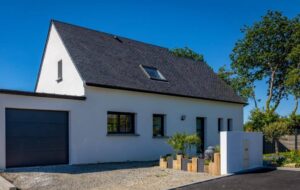 Lire la suite à propos de l’article Construire sa maison sur terrain à Lorient : est-ce encore un bon choix en 2026 ?