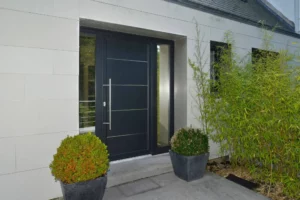 Lire la suite à propos de l’article Quelle couleur choisir pour une porte d&rsquo;entrée en PVC ?