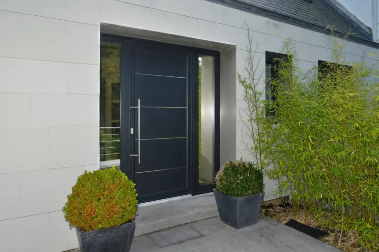 Quelle couleur choisir pour une porte d&rsquo;entrée en PVC ?