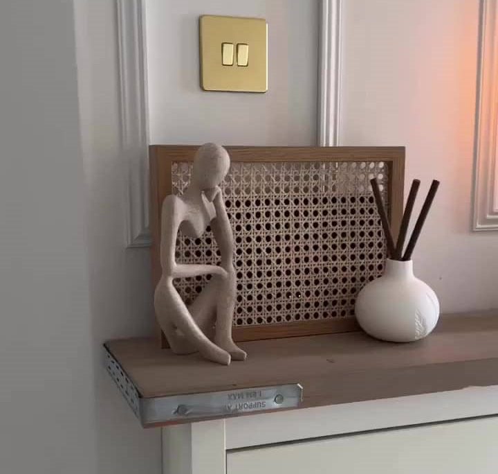  housse ou le cache en tissu respirant pour cacher la box internet